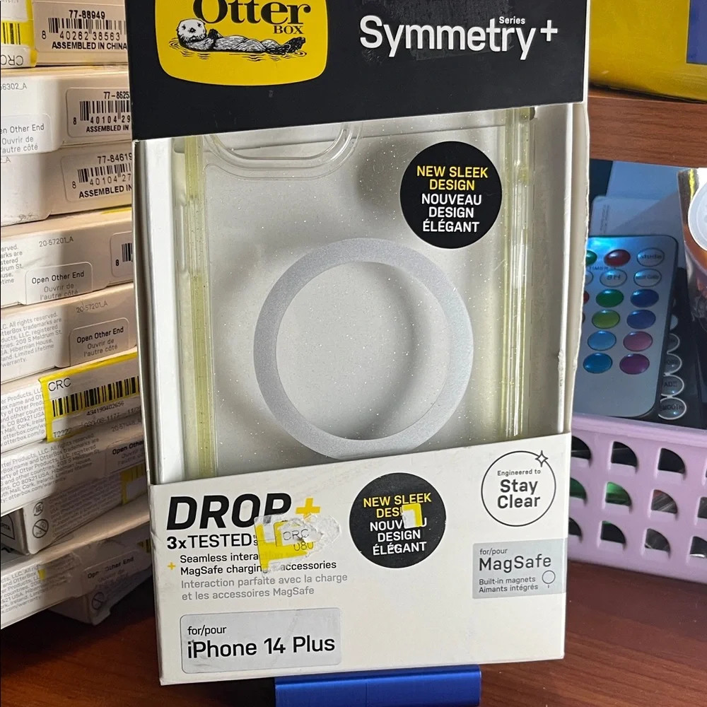 OtterBox Symmetry Series+ Clear Case for iPhone 14 Plus - Transparent